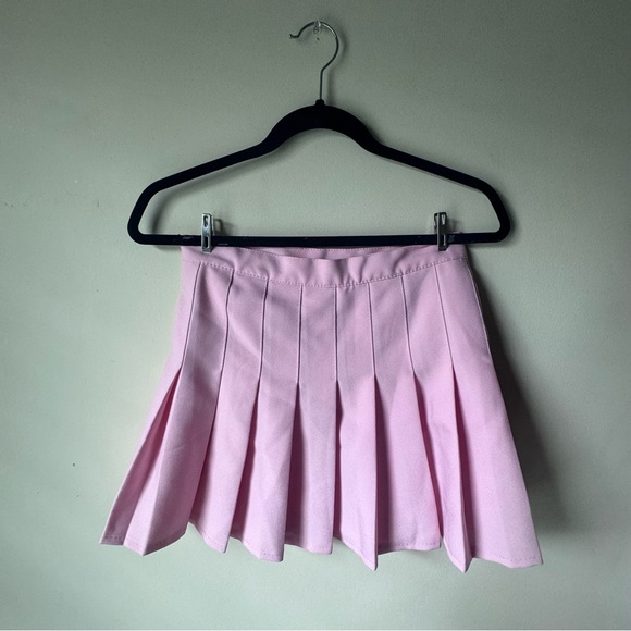 Pink Pleated Xin Yizu Mini Skirt - Picture 2 of 4